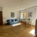 With Balcony Walk To Porta Nuova & Metro * Turin