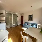 Apartment With Balcony Walk To Porta Nuova & Metro