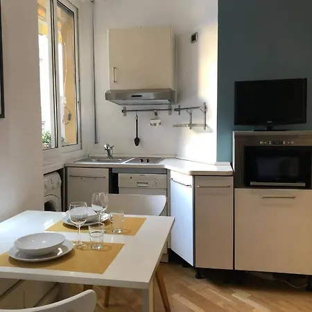 Apartamento With Balcony Walk To Porta Nuova & Metro Turín