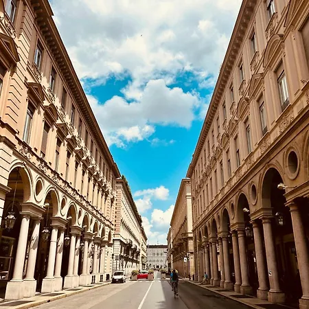 דירה With Balcony Walk To Porta Nuova & Metro *