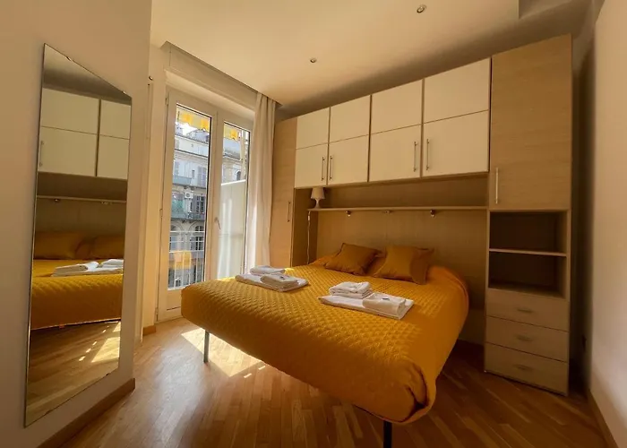 Apartament Central Torino Apartment With Balcony Walk To Porta Nuova & Metro *